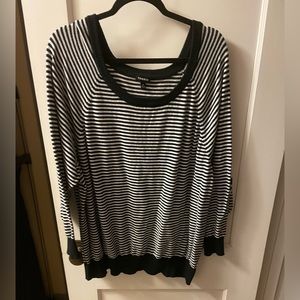 Torrid size 4 sweater
